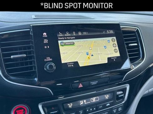 Used 2022 Honda Pilot Touring image 11