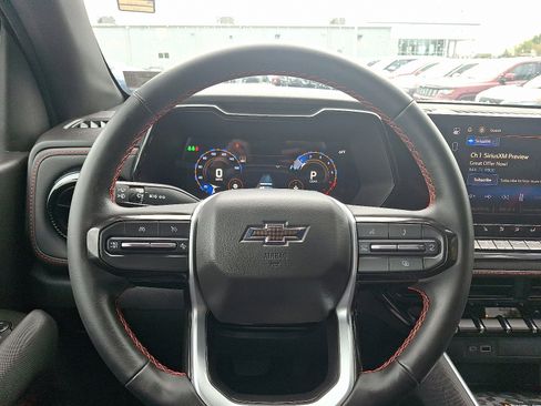 Used 2024 Chevrolet Colorado Z71 w/ Z71 Convenience Package 2 image 18