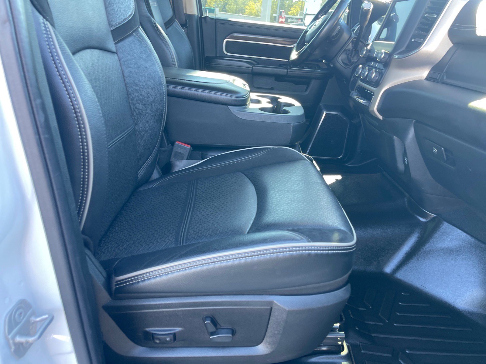 Used 2022 RAM 2500 Laramie AWD/4WD image 18