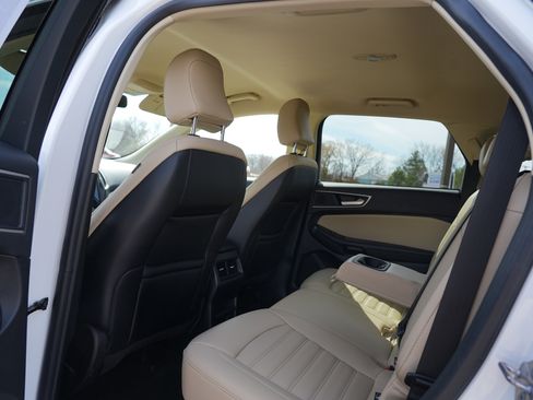 Used 2024 Ford Edge SEL w/ Convenience Package image 19