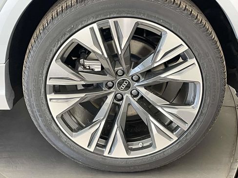 New 2026 Audi Q8 Premium Plus AWD/4WD image 12