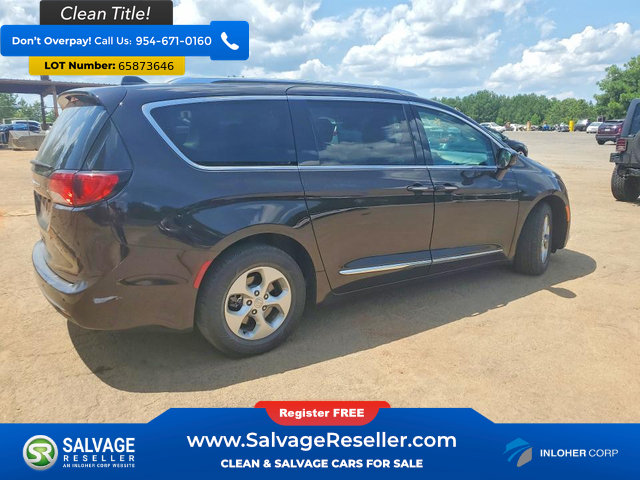 Used 2017 Chrysler Pacifica Touring-L Plus FWD image 4