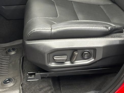 Used 2022 Toyota Tundra Limited w/ Power Package AWD/4WD image 15