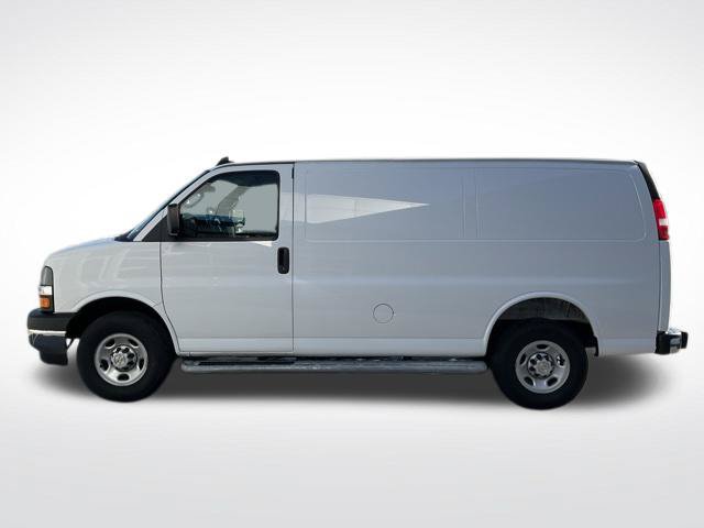 Used 2025 Chevrolet Express 2500 w/ Driver Convenience Package RWD image 15