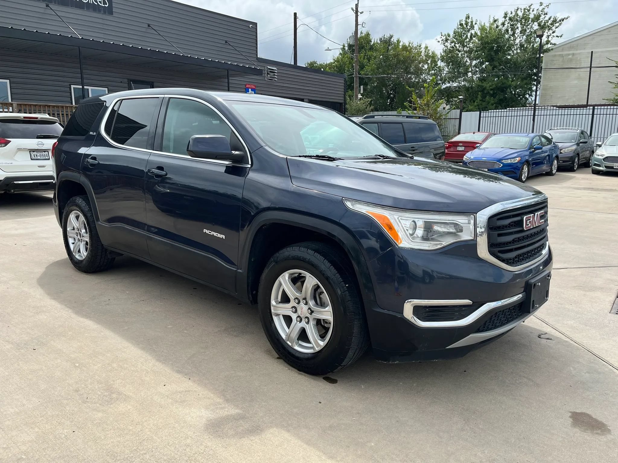 Used 2019 GMC Acadia SLE AWD/4WD image 15