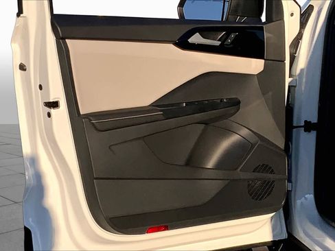 New 2026 Volkswagen Taos S AWD/4WD image 10