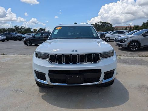 Used 2022 Jeep Grand Cherokee L Laredo w/ Luxury Tech Group I AWD/4WD image 4