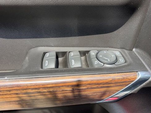 Used 2020 Chevrolet Silverado 1500 High Country w/ Technology Package AWD/4WD image 16