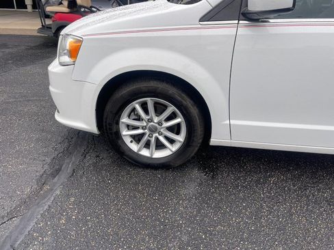 Used 2018 Dodge Grand Caravan SXT FWD image 6
