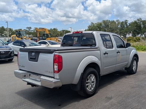Used 2018 Nissan Frontier SV AWD/4WD image 5