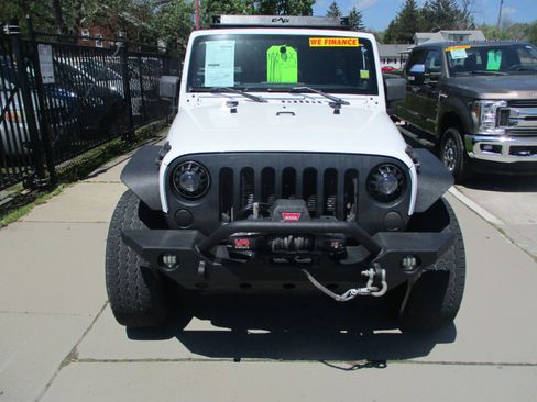 Used 2012 Jeep Wrangler Unlimited Sport image 3