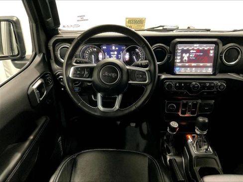 Used 2023 Jeep Wrangler Sahara w/ Cold Weather Group image 17