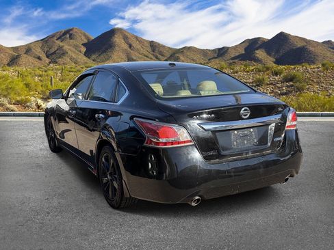 Used 2014 Nissan Altima 2.5 SL w/ Technology Package FWD image 6