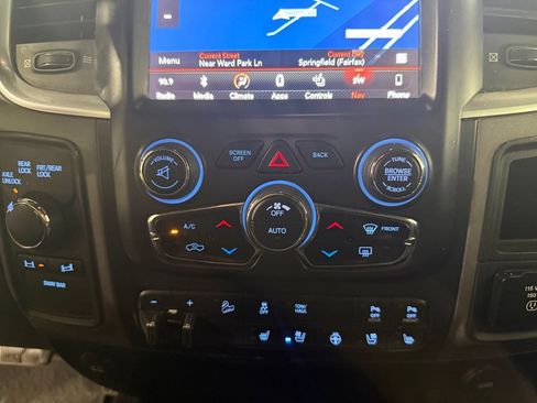 Used 2018 RAM 2500 Power Wagon w/ Leather & Luxury Group AWD/4WD image 28