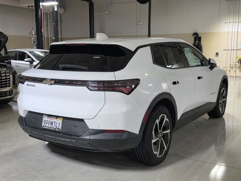 Used 2025 Chevrolet Equinox EV LT image 12