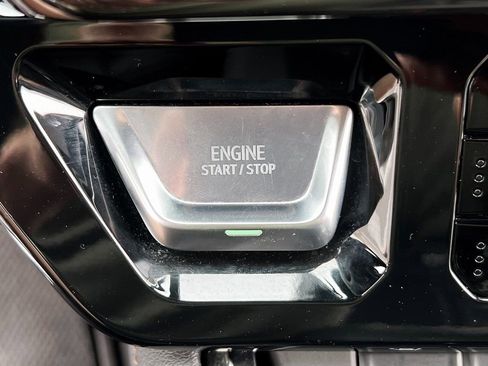 Used 2024 GMC Sierra 1500 AT4 w/ AT4 Preferred Package image 7