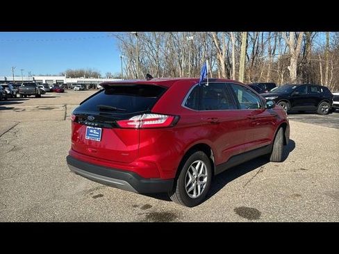 Certified 2023 Ford Edge SEL w/ Convenience Package AWD/4WD image 4