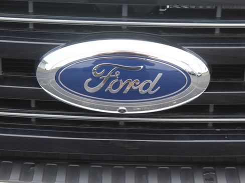 New 2026 Ford F350 Platinum w/ Tremor Off-Road Package AWD/4WD image 13