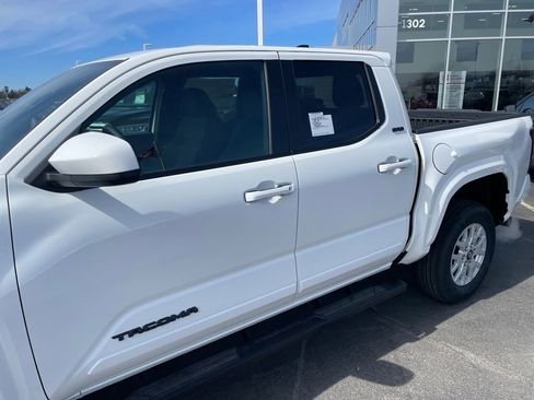 New 2026 Toyota Tacoma 4x4 Double Cab image 4