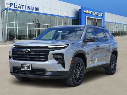 New 2026 Chevrolet Traverse LT w/ Midnight/Sport Edition image 2