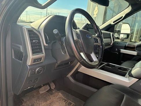 Used 2022 Ford F350 Lariat w/ Black Appearance Package image 12