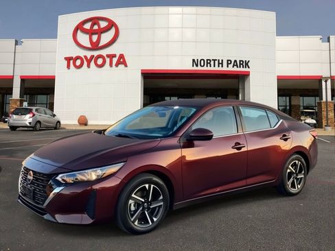 Used 2025 Nissan Sentra SV FWD image 1
