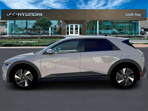 New 2026 Hyundai Ioniq 5 SEL image 3