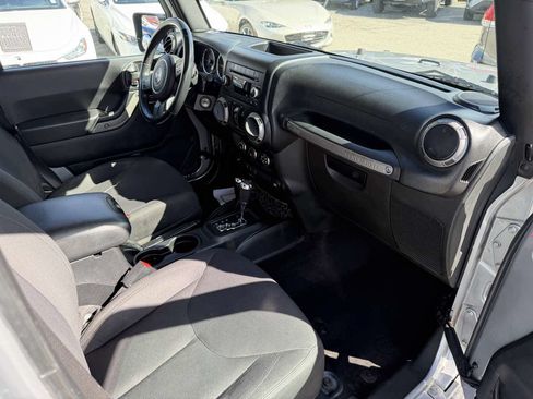 Used 2015 Jeep Wrangler Unlimited Sport w/ Quick Order Package 24S AWD/4WD image 14