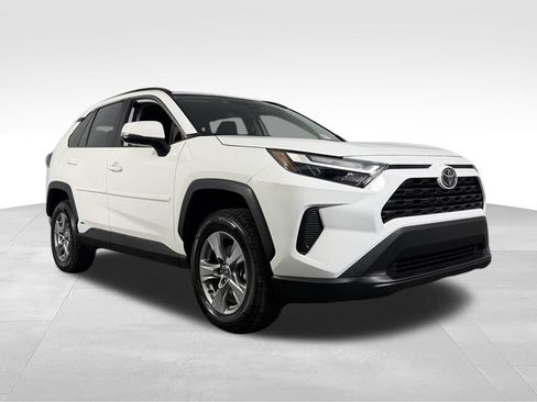 Used 2025 Toyota RAV4 XLE AWD/4WD image 3