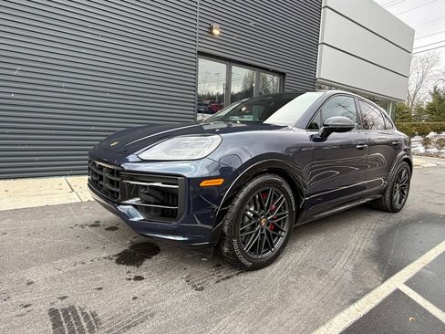New 2026 Porsche Cayenne GTS image 1