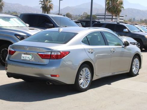 Used 2015 Lexus ES 350 w/ Premium Package FWD image 22