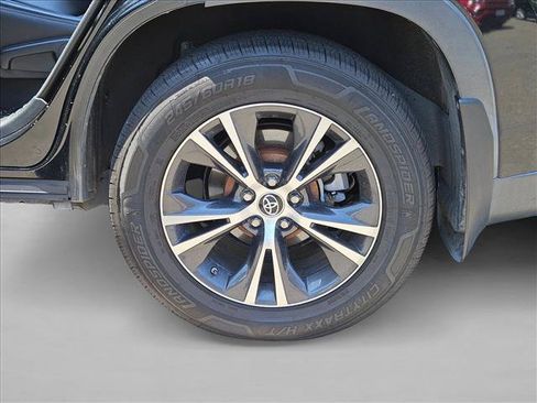 Used 2016 Toyota Highlander XLE AWD/4WD image 19