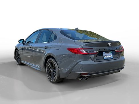 Used 2026 Toyota Camry SE FWD image 3