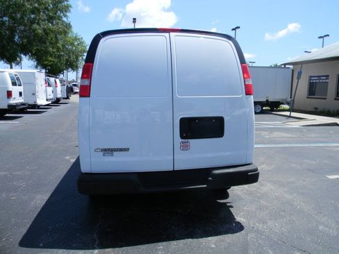 Used 2019 Chevrolet Express 3500 Extended w/ Driver Convenience Package RWD image 13