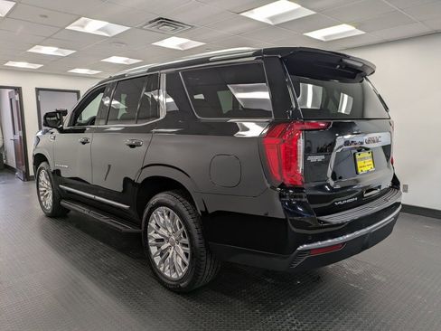 Used 2023 GMC Yukon SLT w/ SLT Luxury Package image 6
