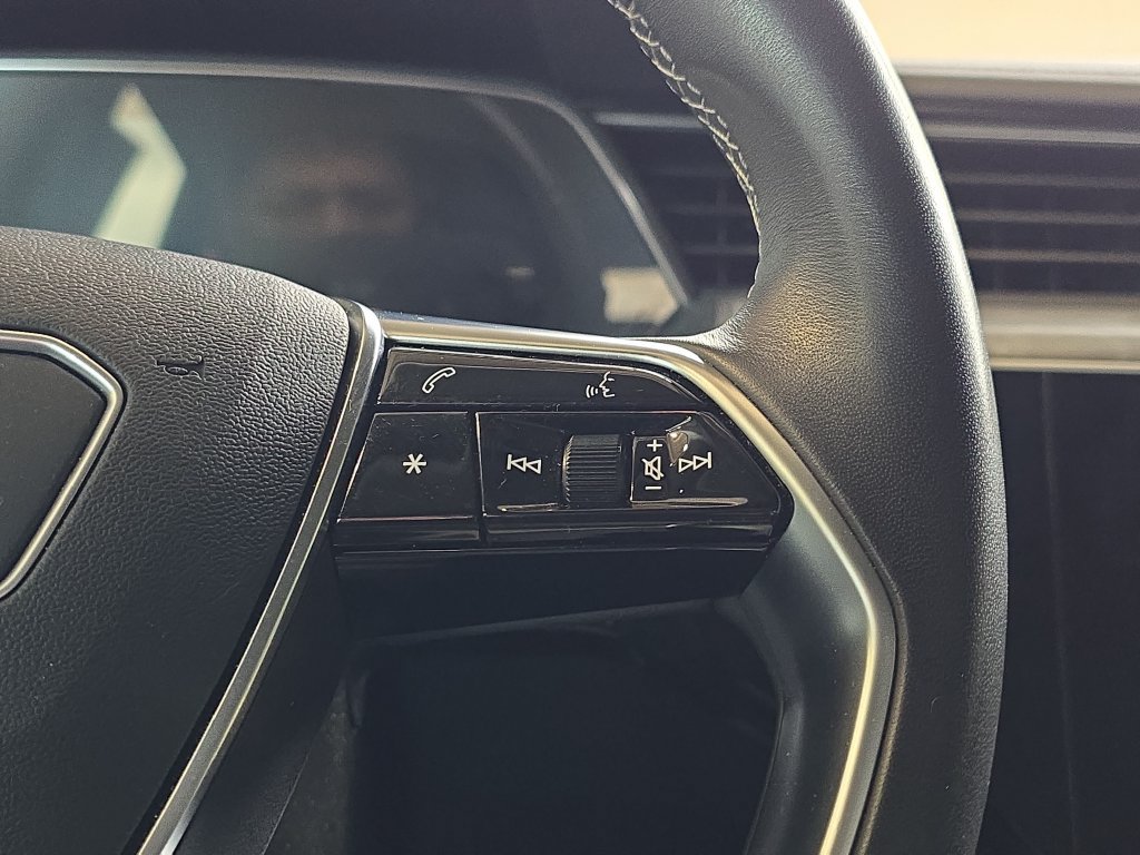 Used 2024 Audi Q8 e-tron Premium AWD/4WD image 19