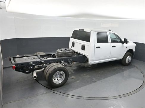 New 2026 RAM 3500 Tradesman w/ Chrome Appearance Group image 30
