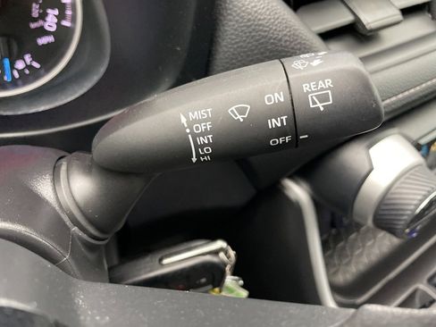 Used 2020 Toyota RAV4 LE image 26