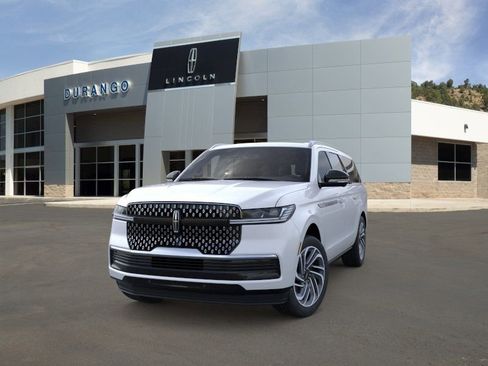 New 2025 Lincoln Navigator L Reserve AWD/4WD image 2