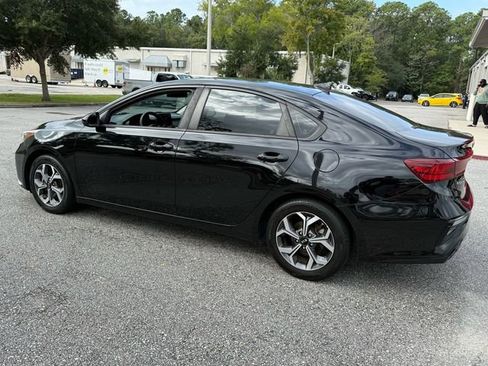 Used 2019 Kia Forte LXS image 3