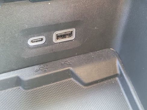 Certified 2025 GMC Yukon XL Denali image 39