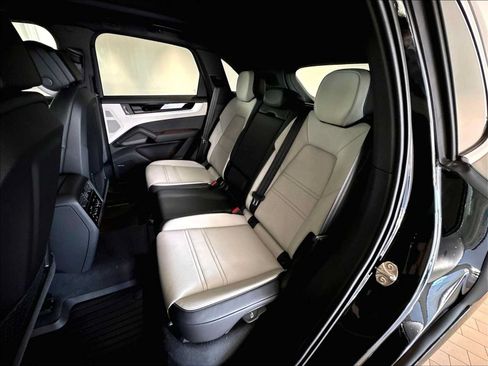 New 2026 Porsche Cayenne AWD/4WD image 28