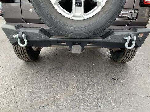 Used 2020 Jeep Wrangler Sport AWD/4WD image 5