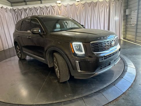 Used 2021 Kia Telluride S FWD image 3