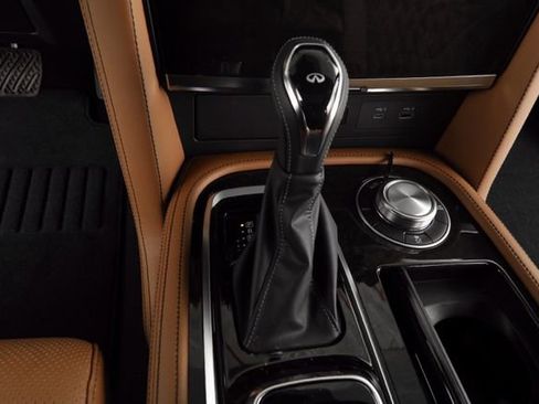 Used 2024 INFINITI QX80 Sensory AWD/4WD image 33