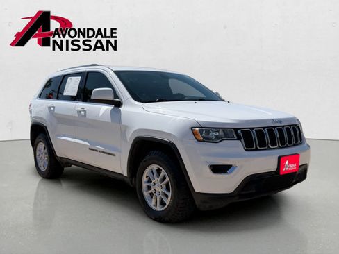 Used 2018 Jeep Grand Cherokee Laredo AWD/4WD image 8