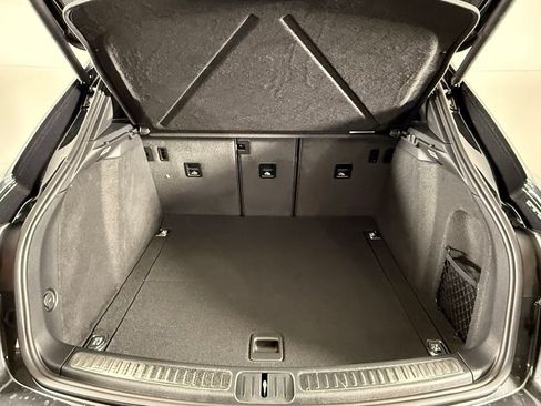 New 2026 Porsche Macan image 17