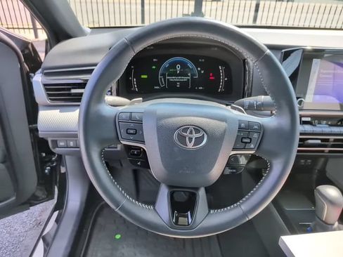 Used 2025 Toyota Camry SE w/ Convenience Package AWD/4WD image 15