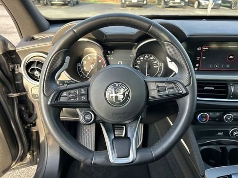 Used 2023 Alfa Romeo Stelvio Veloce image 18