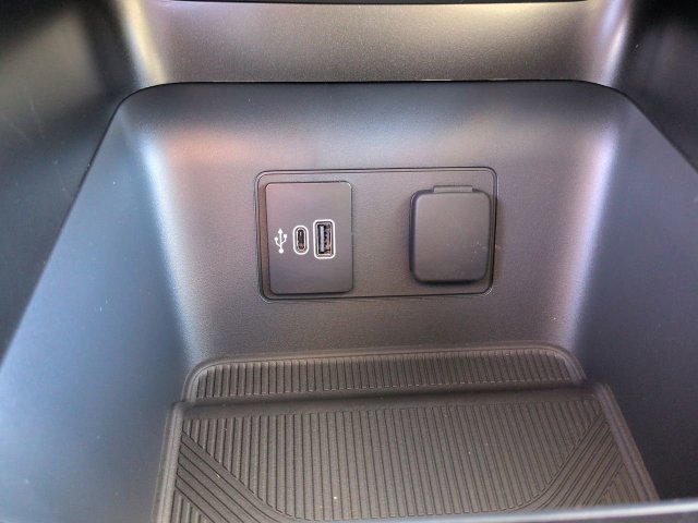 New 2026 Ford Explorer Active w/ Active Comfort Package RWD image 24
